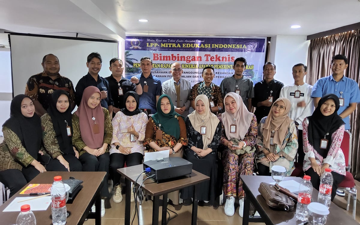 Tingkatkan Kinerja, Aparat Dinas Pendidikan dan Kebudayaan Serta Dinas Pemuda dan Olahraga Kabupaten Kolaka  Bimtek di Bandung